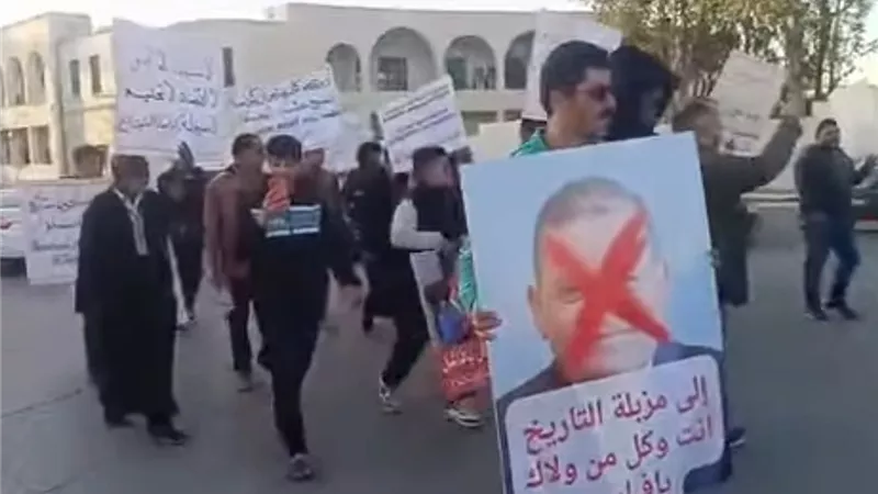 بالتزامن مع رحيل رئيس الأركان الليبي.. مظاهرات في الزاوية ضد الحكومة 