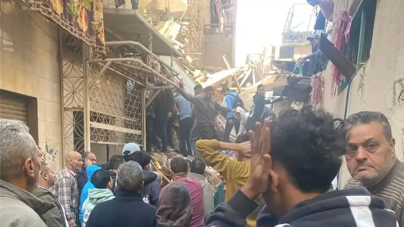ارتفاع حصيلة ضحايا انهيار عقارات إمبابة إلى 4 وفيات و17 مصابا