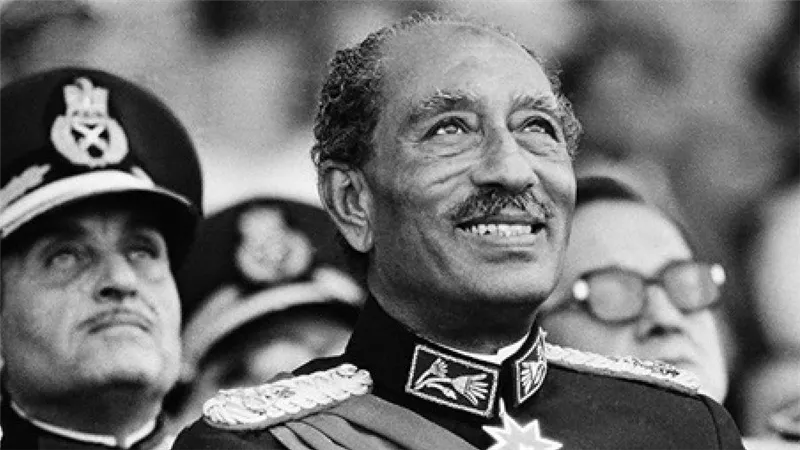 «30 شهرًا في السجن».. مذكرات السادات تكشف أصعب مراحل حياته السياسية