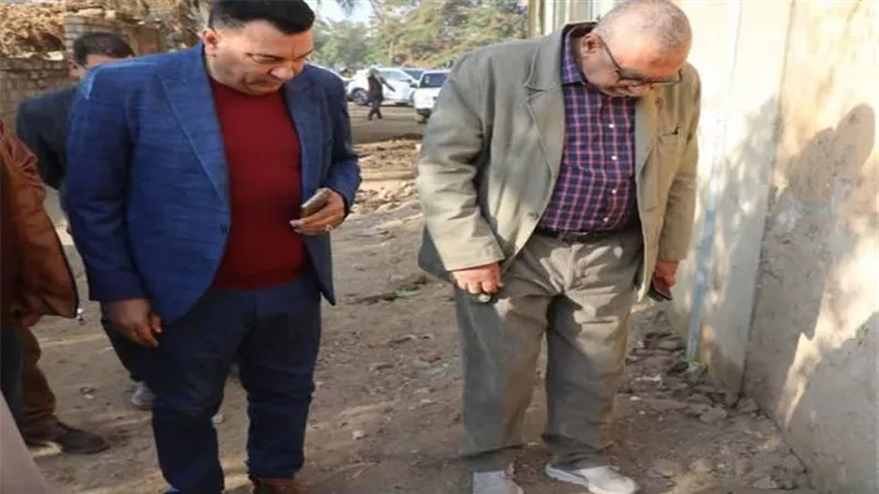 رئيس «مياه المنيا» يتابع تنفيذ أعمال الصرف الصحي ضمن حياة كريمة بأبو قرقاص