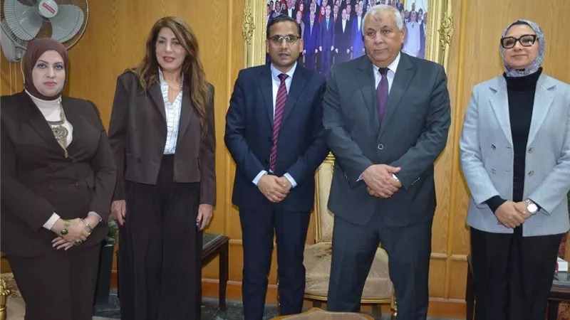 محافظ الوادي الجديد يلتقي المستشار الثقافي للسفارة الهندية بالقاهرة