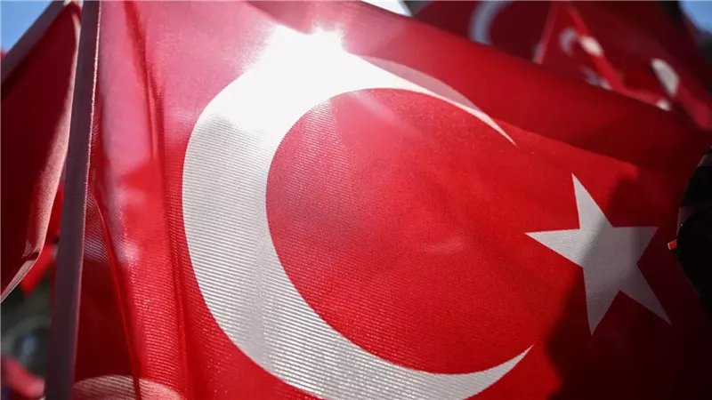تركيا تعتقل أكثر من 100 مشتبه به في مؤامرات إرهابية بإسطنبول