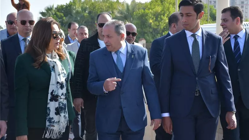 وزيرة التنمية المحلية ومحافظ بورسعيد  يتفقدان المرحلة الأولى من الكورنيش  