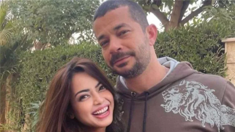 أنباء عن انفصال داليا مصطفى وشريف سلامة رسميا