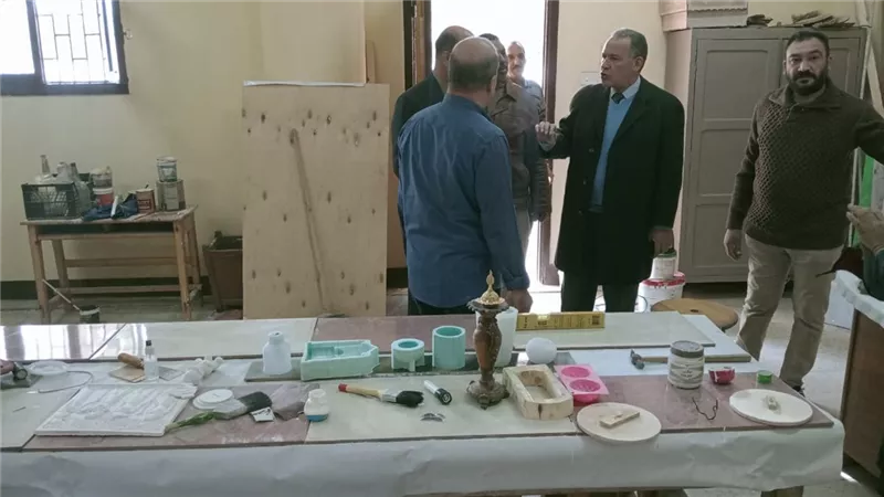 مدير تعليم أسيوط يتابع تجهيز مركز إبداع 