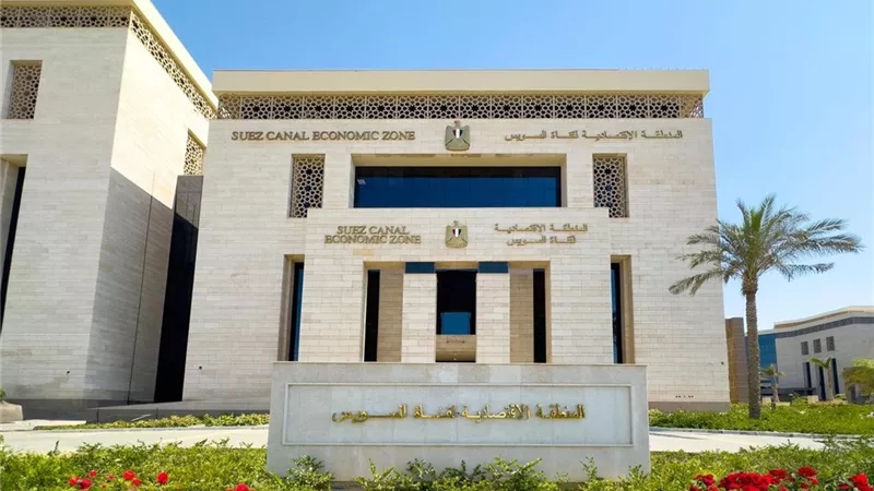 اقتصادية قناة السويس تنفي شائعة رسو سفينة تحمل معدات عسكرية في بورسعيد