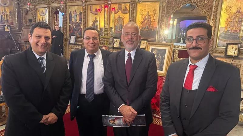 حزب المصريين الأحرار يشارك الطوائف المسيحية احتفالات عيد الميلاد