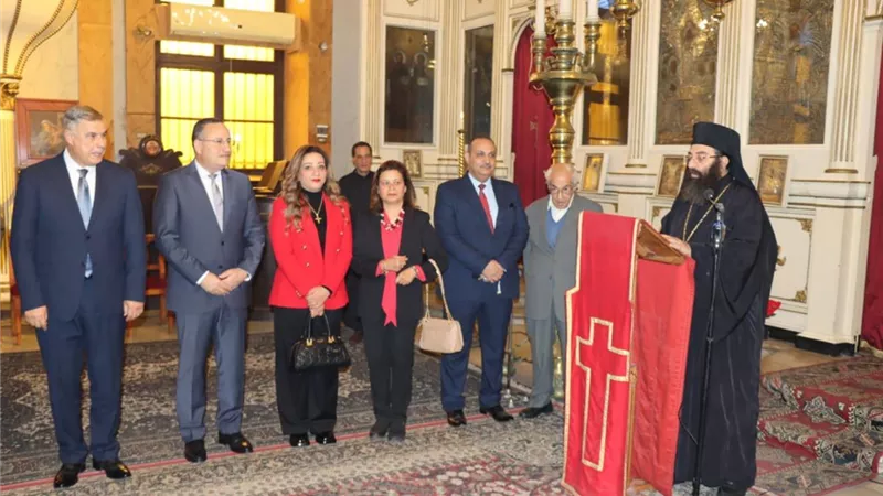 رئيس جامعة الإسكندرية يشارك الطوائف المسيحية الغربية احتفالات عيد الميلاد 