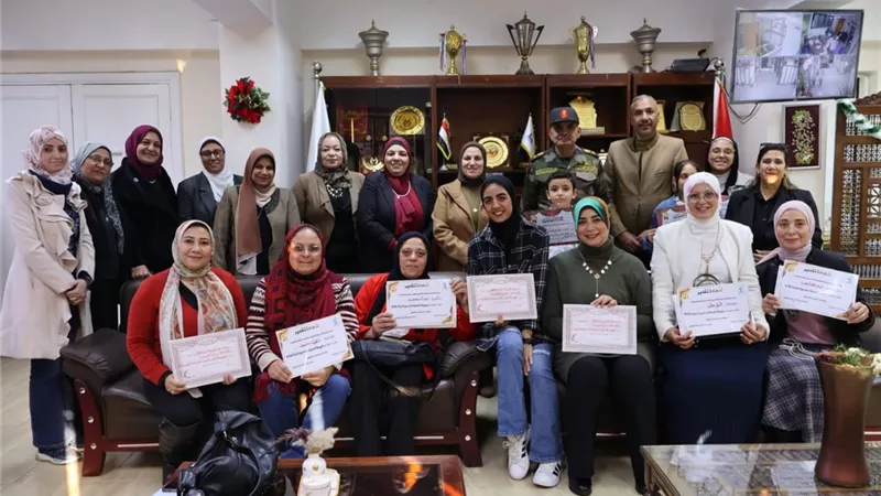 مدير «تعليم القاهرة» تكرم المشاركين بندوة وطنية بالتعاون مع الدفاع الشعبي