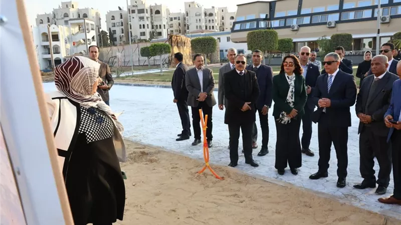 وزير التنمية المحلية تفقد مشروع تطوير نادي و شاطئ الفيروز بالإسماعيلية