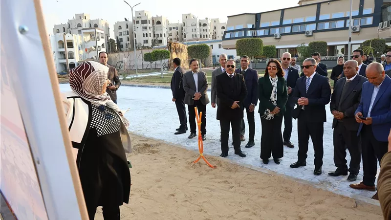 وزيرة التنمية المحلية ومحافظ الإسماعيلية يتفقدان مشروع تطوير نادي الفيروز