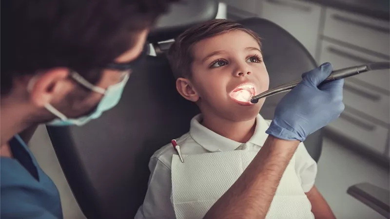 إسلام يحيى:التعامل مع الأطفال داخل عيادة الأسنان يمثل تحديًا حقيقيًا|فيديو