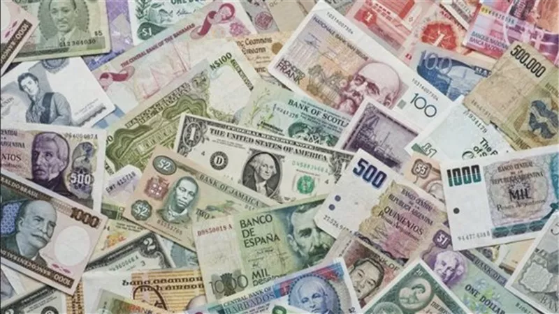 أعلى سعر شراء للعملات الأجنبية والعربية في البنوك بمنتصف التعاملات