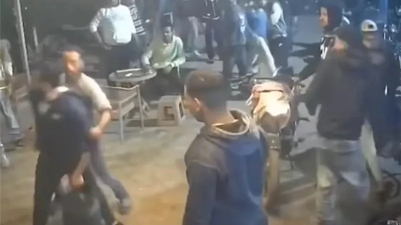 التفاصيل الكاملة لواقعة اقتحام مقهى وإصابة عدة أشخاص بطوخ