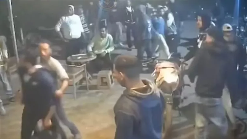 تحقيقات موسعة في واقعة اقتحام مقهى بقرية الدير بطوخ