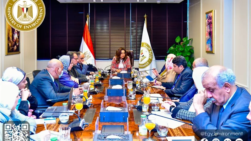 منال عوض تناقش مخرجات المشاركة المصرية في المؤتمرات البيئية الأخيرة