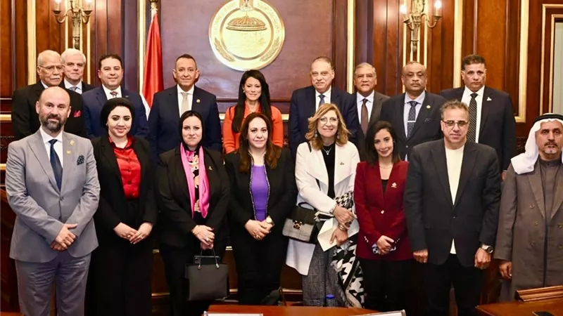 باسم كامل يطالب بتوجيه مشروعات التعاون الدولي للقرى والمناطق النائية