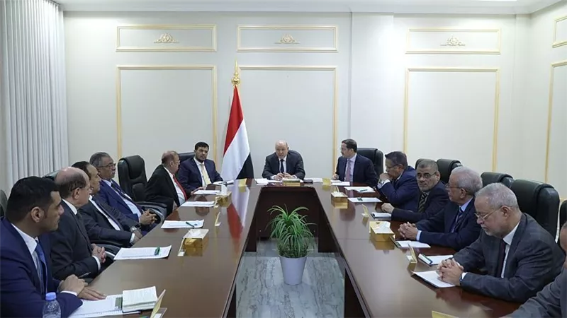 مجلس الدفاع اليمني: التصعيد المستمر للانتقالي تمرد على مؤسسات الدولة 