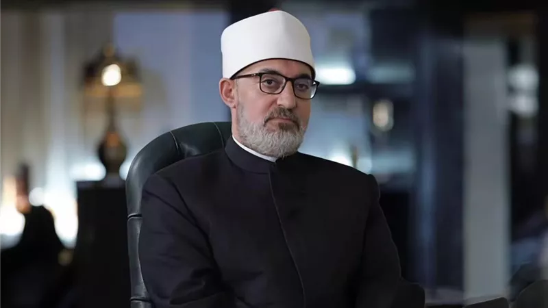 مفتي الجمهورية يدين تفجير مسجد الإمام علي بن أبي طالب بسوريا