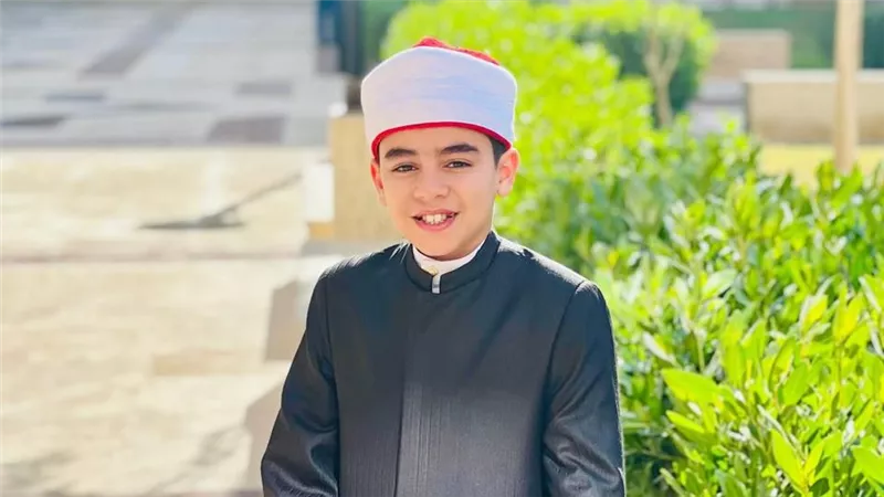 هل انسحب محمد القلاجي من برنامج دولة التلاوة بعد مرضه؟ والده يكشف الحقيقة