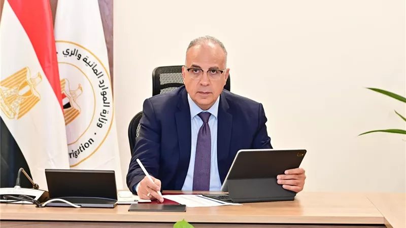 وزير الري يتابع تطوير أعمال 