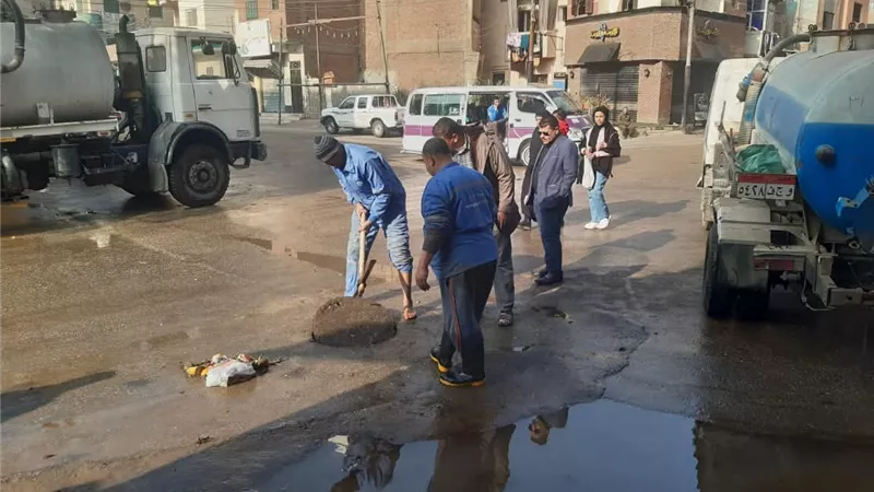 إجراءات فورية لإصلاح كسر المياه وتأمين الحركة المرورية ببني سويف