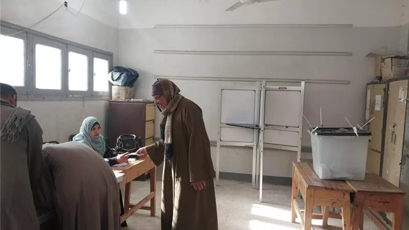 الإعادة الحاسمة تنطلق.. حشد قبلي ومنافسة شرسة على 35 مقعدا