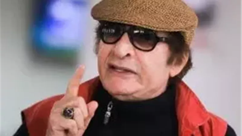 المخرج أشرف فايق ينفي شائعات مغادرة محيي إسماعيل المستشفى|خاص