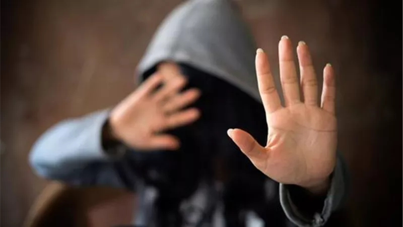 وقائع تحرش واستغلال سلطة داخل مدرسة صناعية للبنات تثير الجدل بالبحيرة