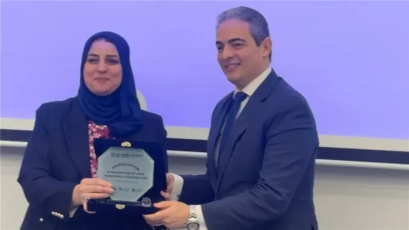الجامعات الأوروبية تكرم طارق سعده لدوره في ضبط المشهد الإعلامي|صور