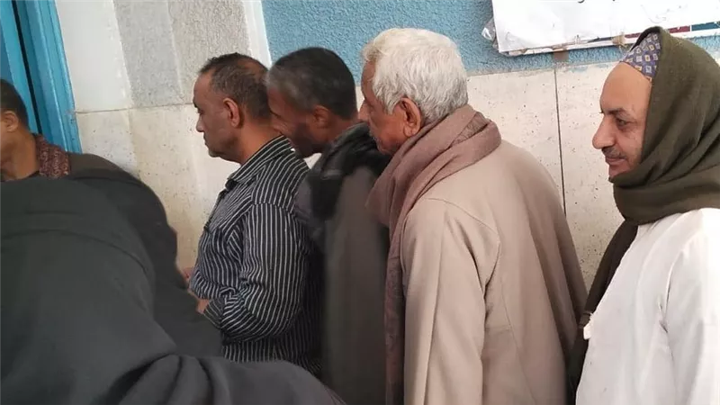 استمرار توافد الناخبين على لجان الاقتراع بأسيوط للتصويت في الانتخابات