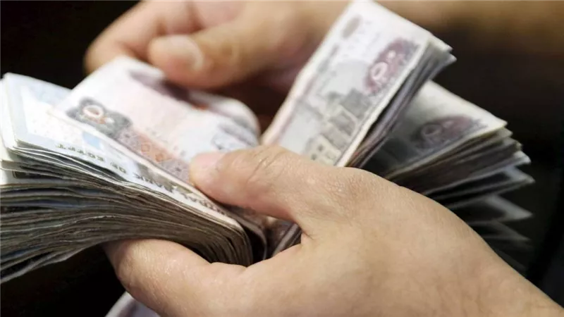 هل ينجح خفض الفائدة في كبح تضخم الديون؟.. خبير يوضح (خاص)