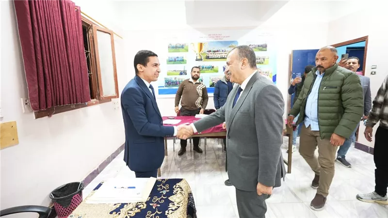 جولة مسائية لمحافظ أسيوط على لجان الإعادة بالدائرة الثالثة ويشيد بالإقبال