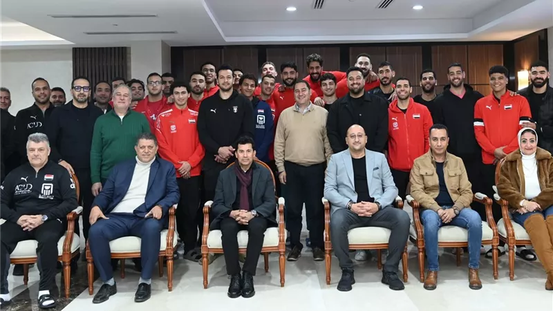 استعدادًا لـ أفريقيا لليد.. وزير الرياضة يلتقي منتخب مصر قبل بطولة إسبانيا
