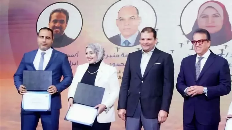 الأفضل على مستوى الجمهورية.. تكريم مدير فرع التأمين الصحي الشامل بالأقصر