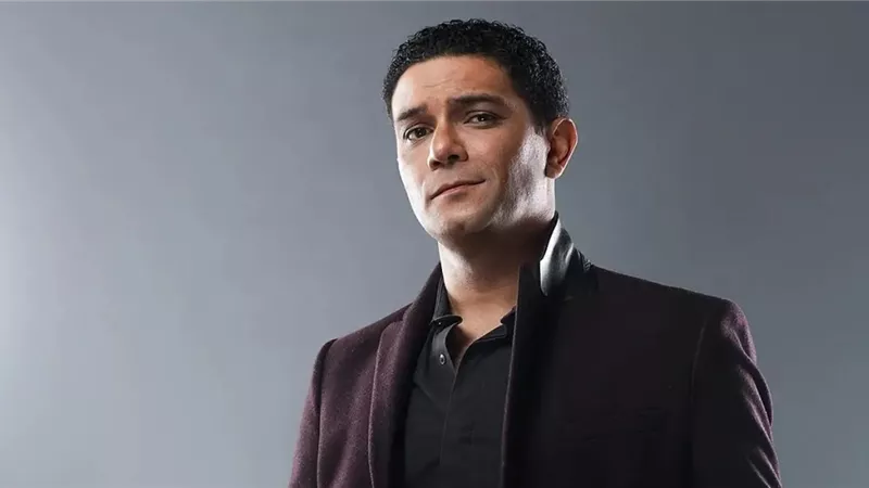 الليلة.. العرض الخاص لفيلم آسر ياسين الجديد «إن غاب القط»