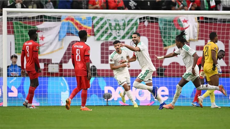 الجزائر تصطدم ببوركينا فاسو بالكان.. هل يحسم محاربو الصحراء التأهل؟|فيديو