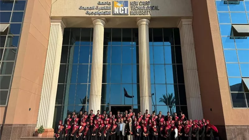 هل نجحت الجامعات التكنولوجية في سد الفجوة بين التعليم وسوق العمل عام 2025؟