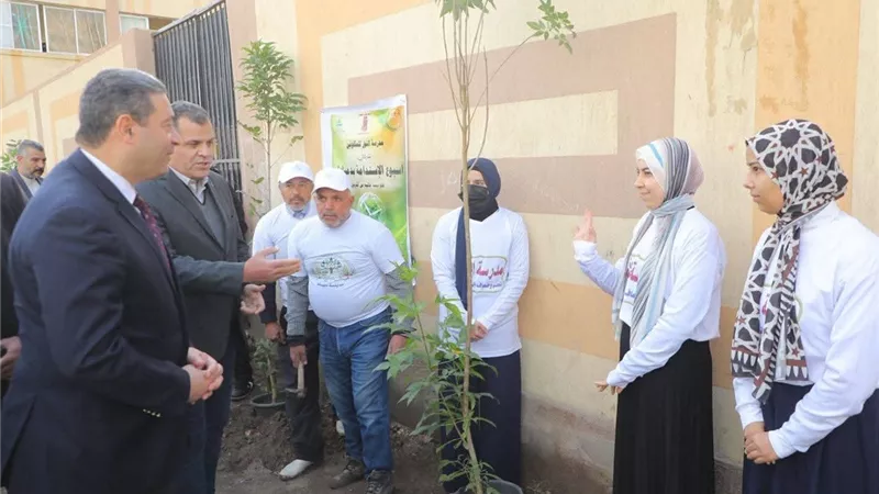 محافظ دمياط يتفقد تنفيذ مبادرة «في كل شارع شجرة»