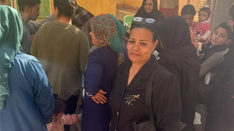 في ثاني أيام الإعادة.. السيدات تتصدر المشهد أمام اللجان الانتخابية