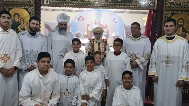 مع اقتراب عيد الميلاد.. كنيسة «بئر العبد» تشهد فرحة رسامة شمامسة