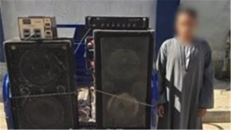 ضبط متهم يحث المواطنين على انتخاب أحد المرشحين في دشنا