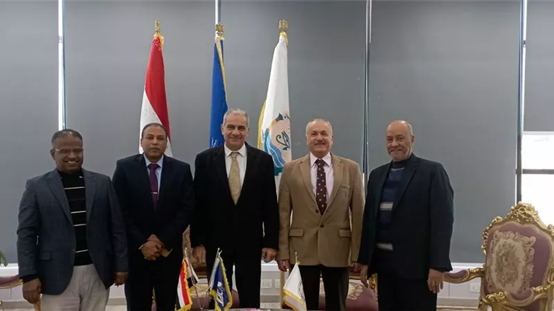 جامعة أسوان تبحث التعاون في تقنيات الري الذكي والزراعة المستدامة 