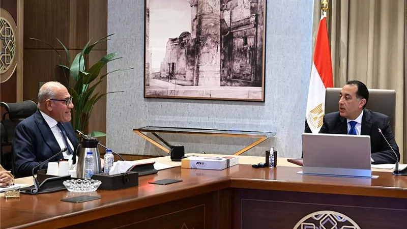 «مدبولي»: النهوض بالصناعة وتعميقها على رأس أولويات الحكومة