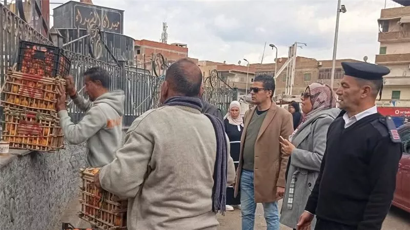 هناء عقيلة تقود حملة مكبرة لرفع الإشغالات بشوارع وميادين قويسنا  