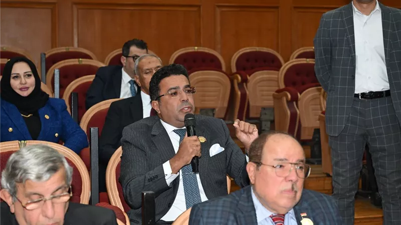 رئيس حزب الوعي يناقش 6 قضايا في جلسة وزير الإسكان بـ«الشيوخ» 