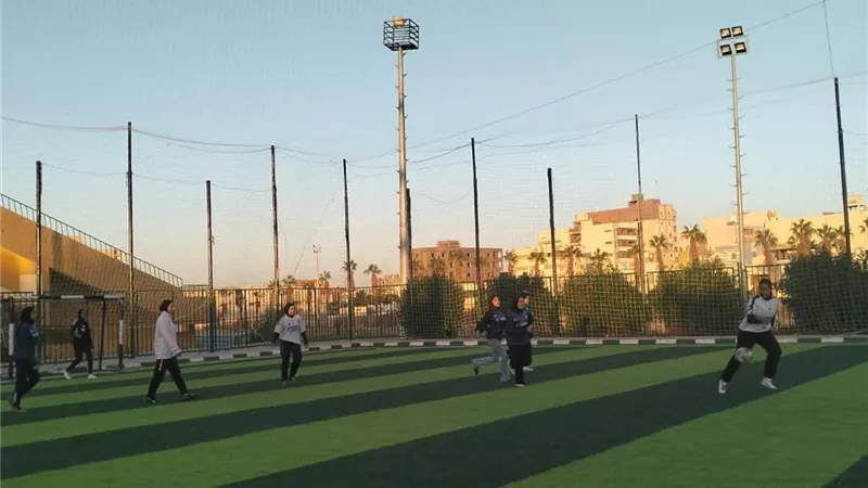 جامعة الوادي الجديد تتفوق في مواجهة كرة القدم بنات بالتصفيات التمهيدية