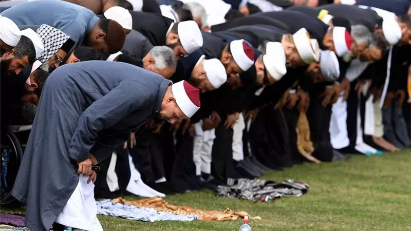 ماذا يفعل من أدرك الإمام في الركوع بالركعة الأولى؟.. أمين فتوى يوضح 