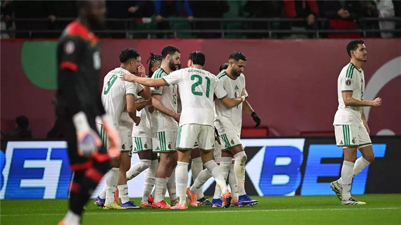 «محرز» يقود منتخب الجزائر للفوز على بوركينا فاسو وتصدر المجموعة| فيديو 