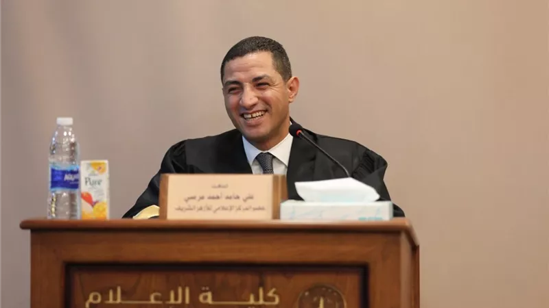 امتياز.. علي حامد يحصل على الماجستير في توظيف الذكاء الاصطناعي بالصحافة